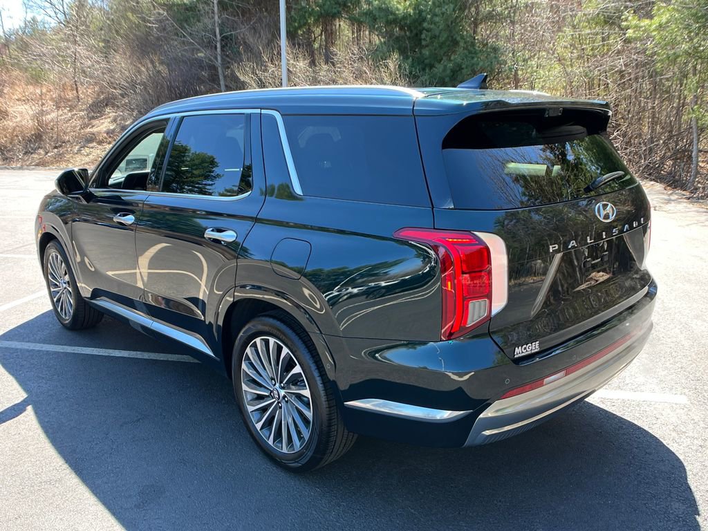 Used 2025 Hyundai Palisade Calligraphy image 3