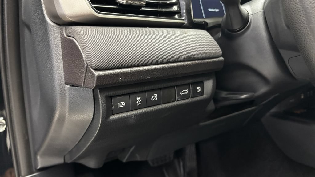 Used 2025 Toyota Camry LE FWD image 18