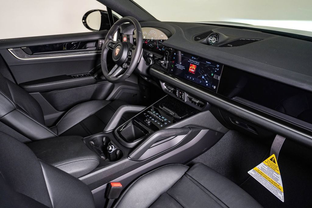 New 2026 Porsche Cayenne Coupe AWD/4WD image 14