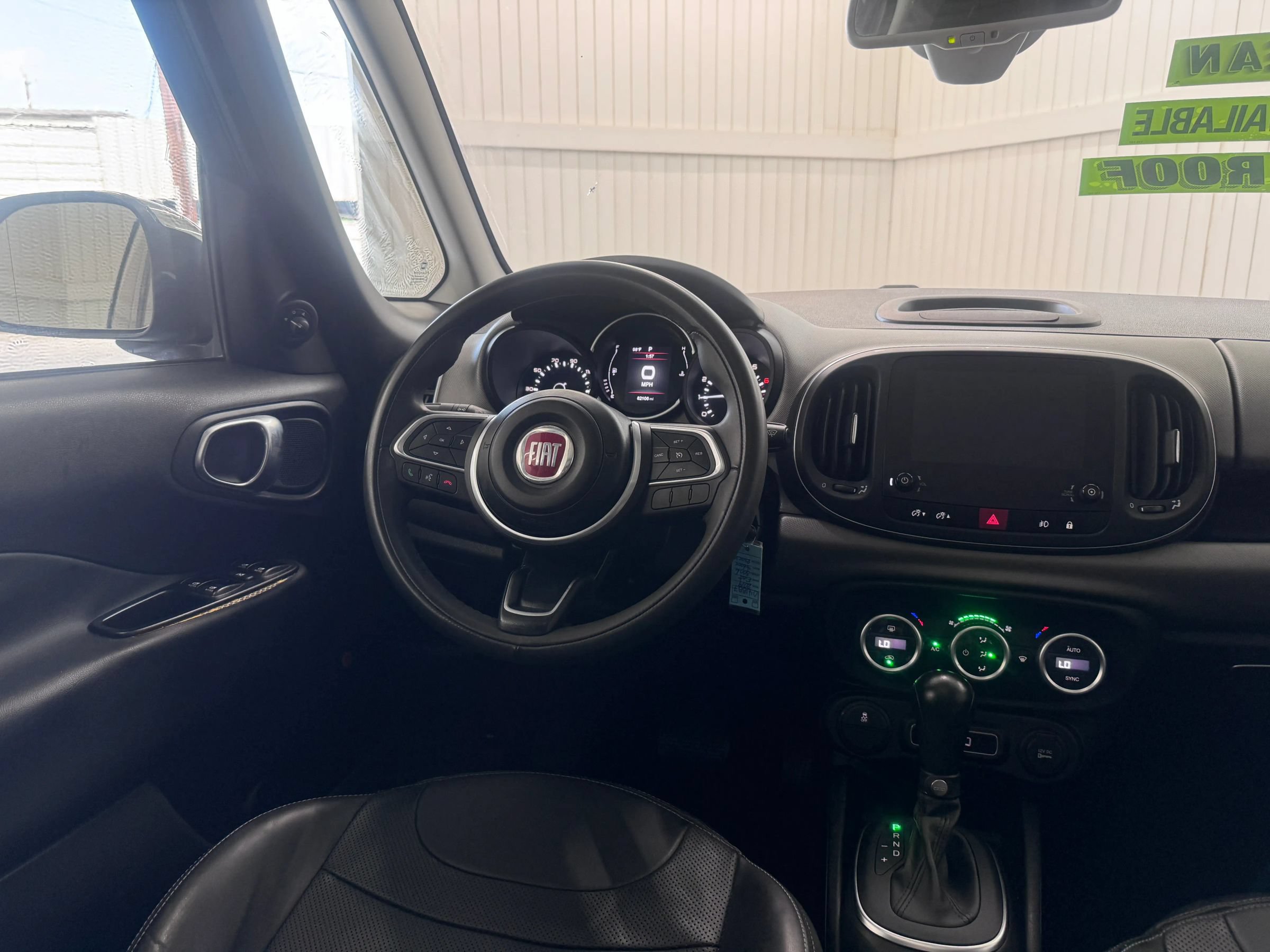 Used 2019 FIAT 500L Lounge w/ Graphite Edition FWD image 15