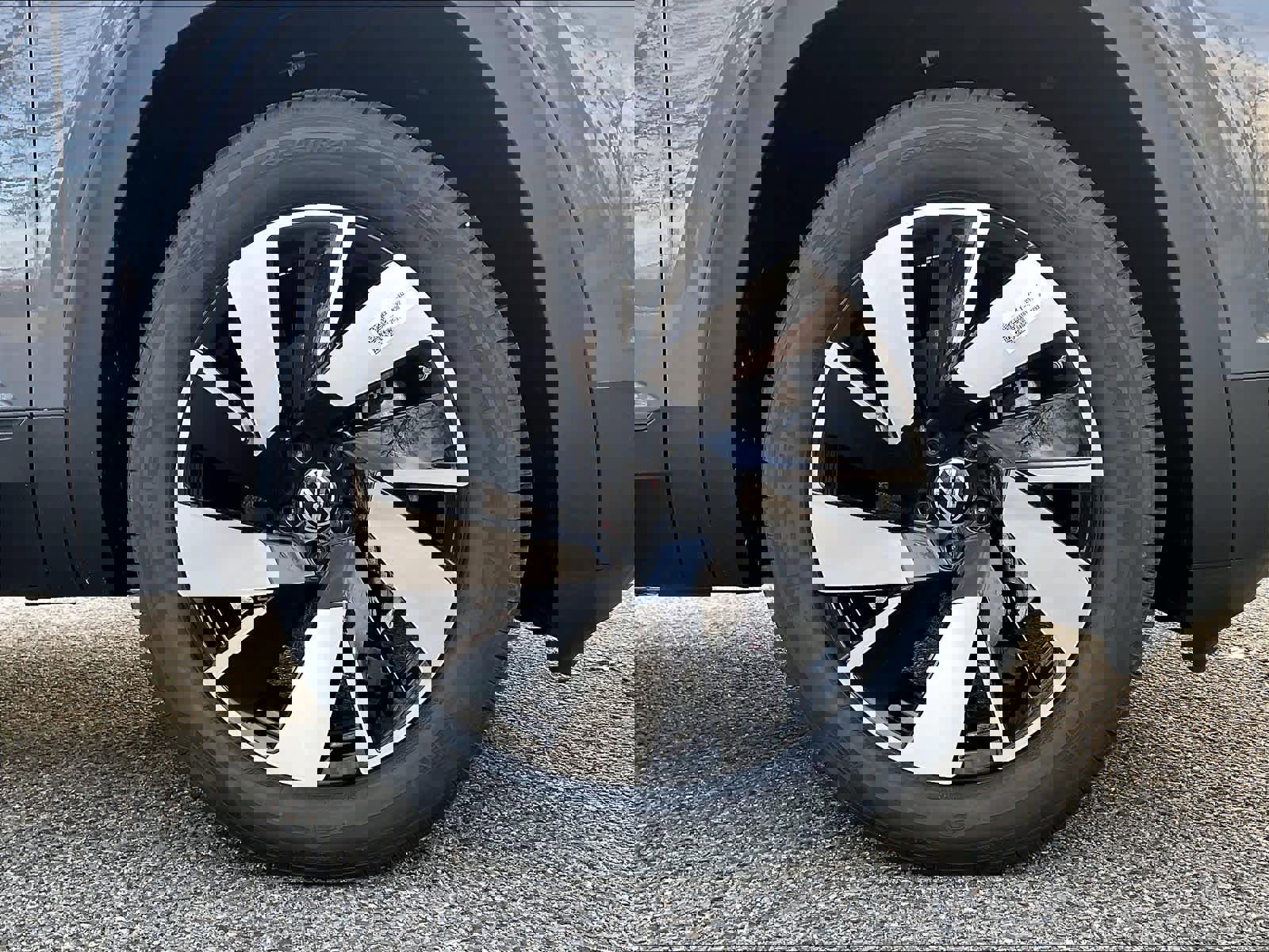 New 2026 Volkswagen Atlas Cross Sport SE image 8