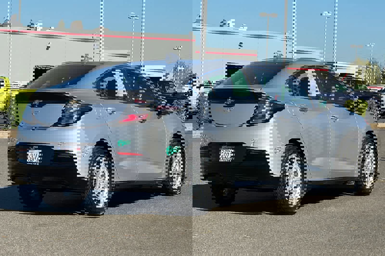 Used 2016 Chevrolet Volt LT image 2