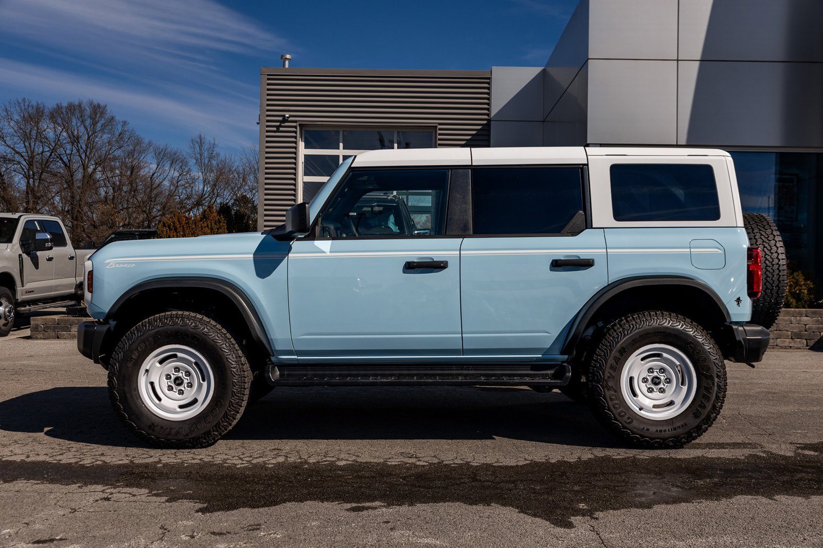 New 2025 Ford Bronco Heritage Edition image 10
