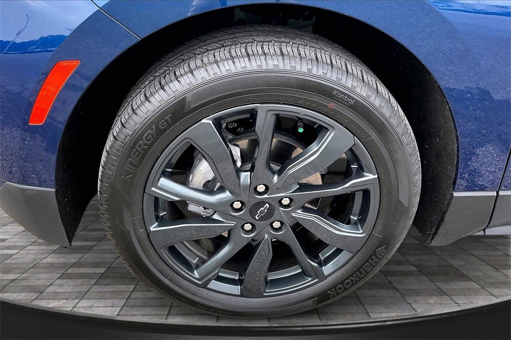 Used 2023 Chevrolet Equinox RS image 9