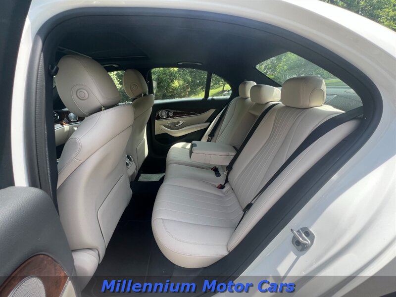 Used 2019 Mercedes-Benz E 300 4MATIC image 31