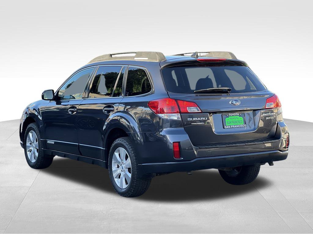 Used 2012 Subaru Outback 3.6R Limited w/ Moonroof Pkg AWD/4WD image 3