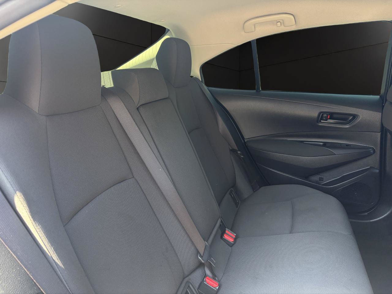 Used 2022 Toyota Corolla LE FWD image 18