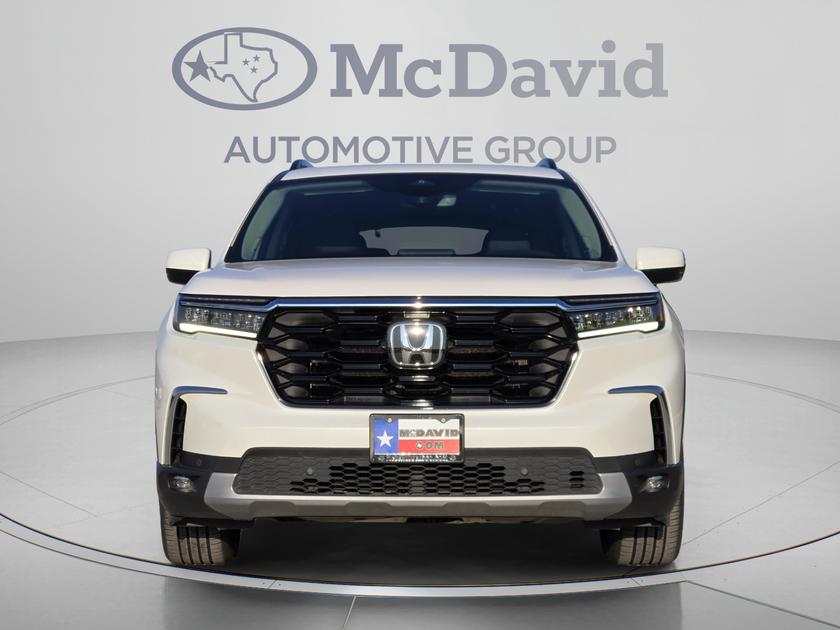 Certified 2025 Honda Pilot Touring image 8