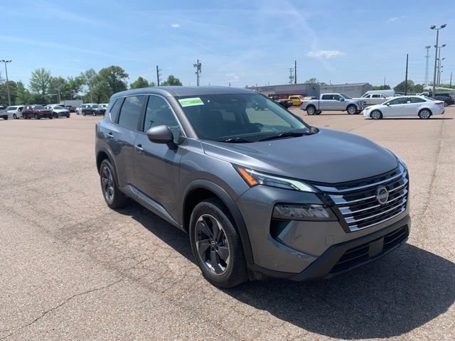 Used 2025 Nissan Rogue SV image 1