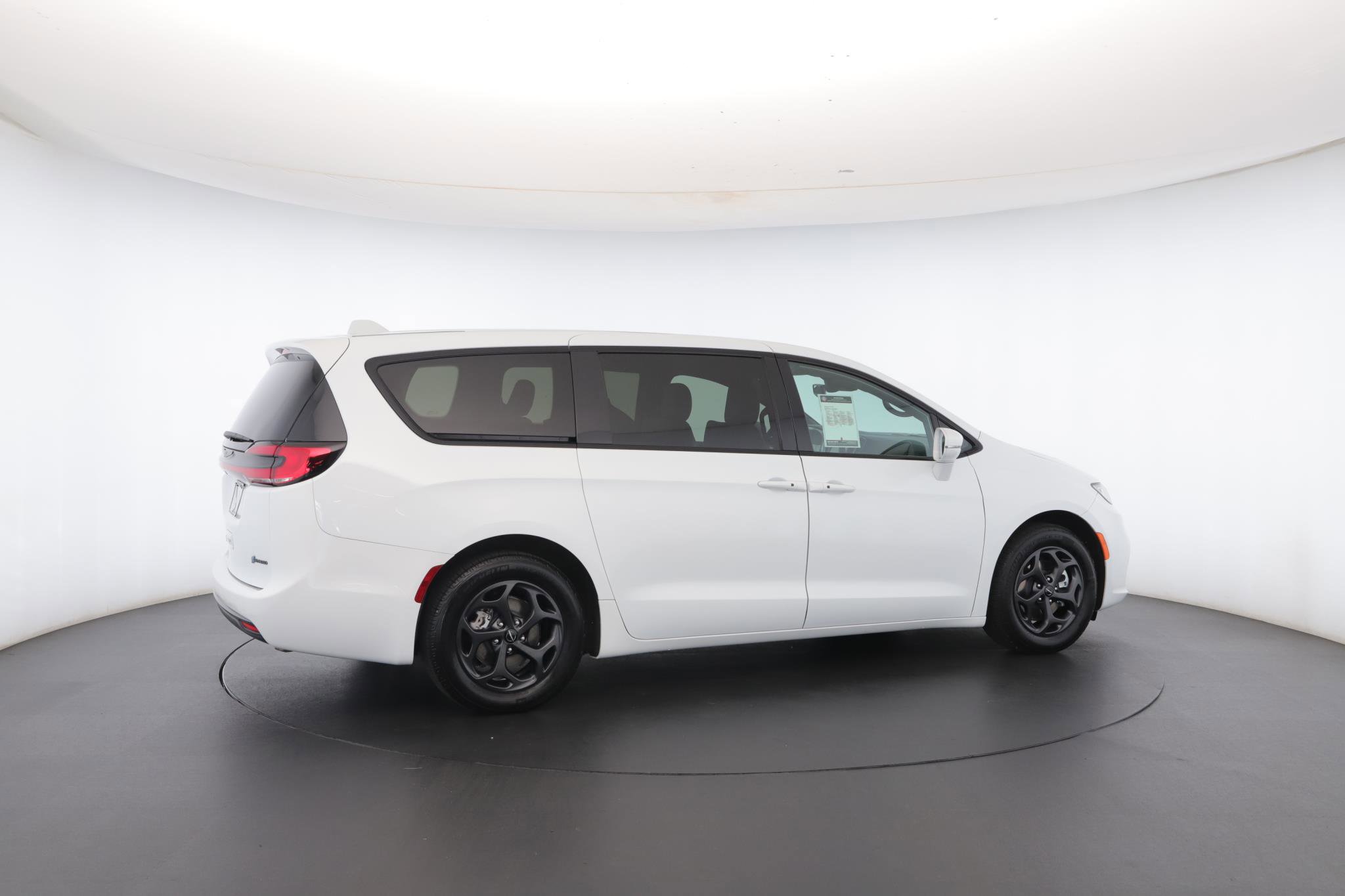 Used 2022 Chrysler Pacifica Touring-L w/ S Appearance Package image 37