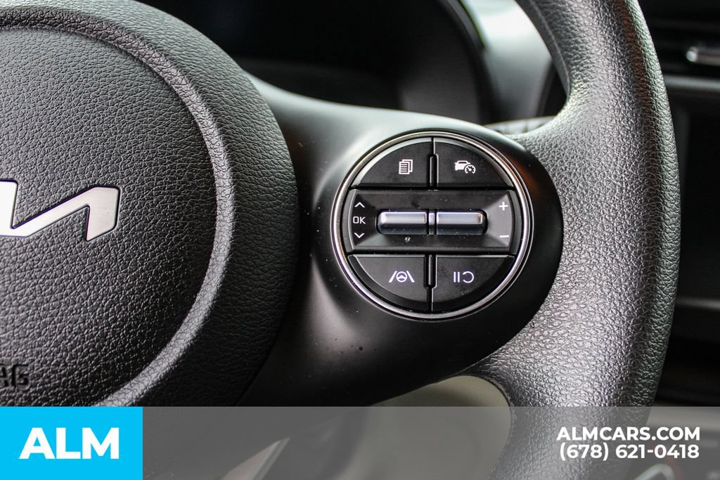 Used 2025 Kia Soul LX w/ LX Technology Package FWD image 27