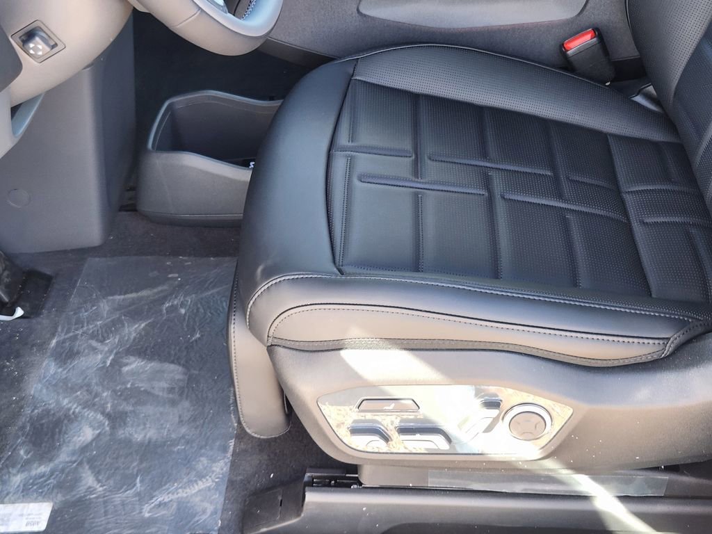 New 2026 Kia EV9 Land w/ Nightfall Edition Package image 8