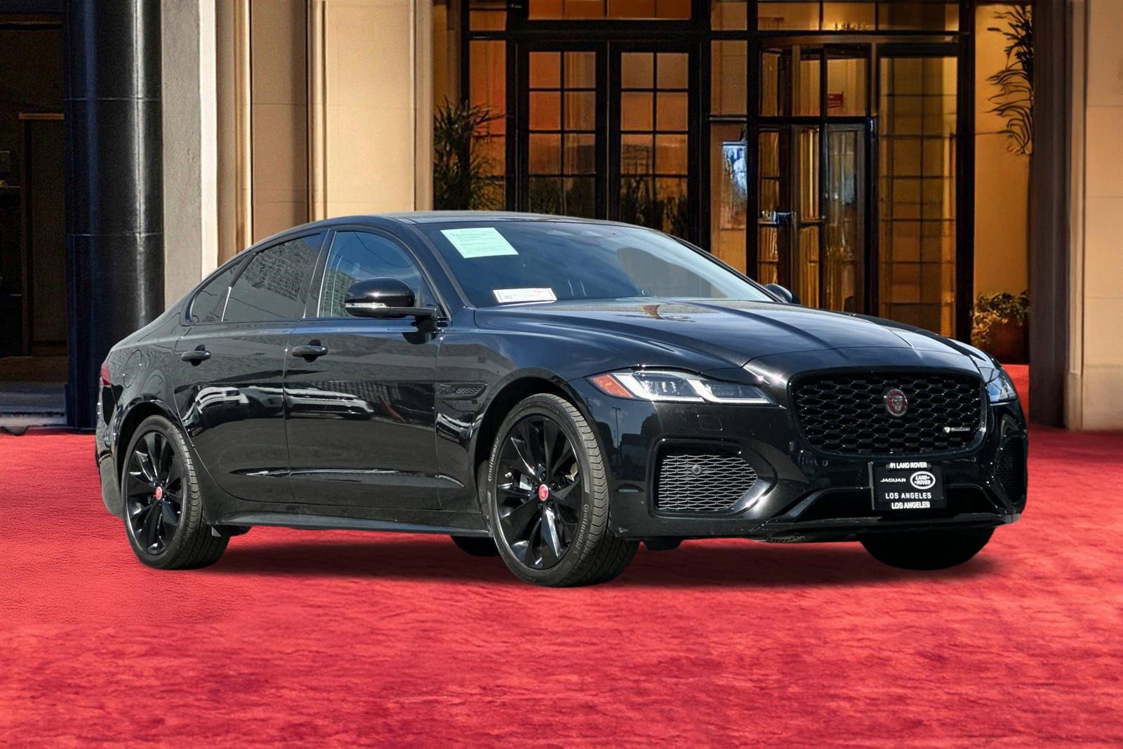 Used 2022 Jaguar XF R-Dynamic SE image 8