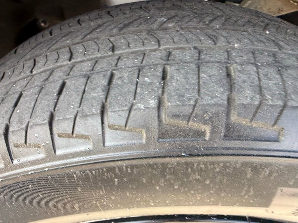 Used 2023 Jeep Grand Cherokee L Laredo RWD image 26