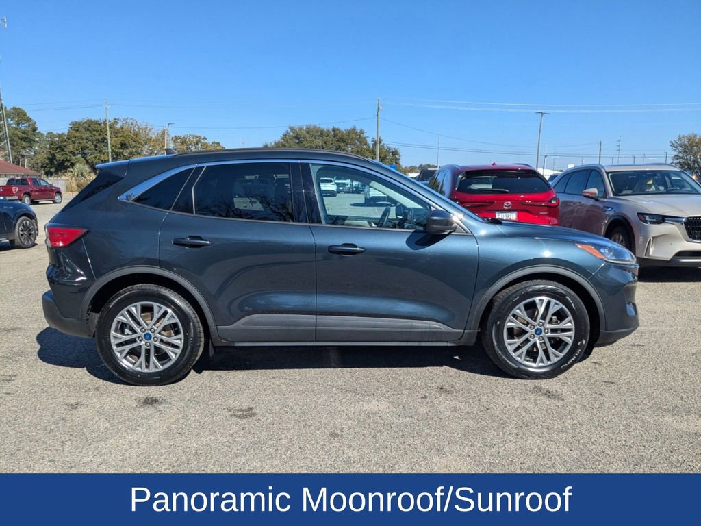 Certified 2022 Ford Escape SEL w/ Technology Package image 3