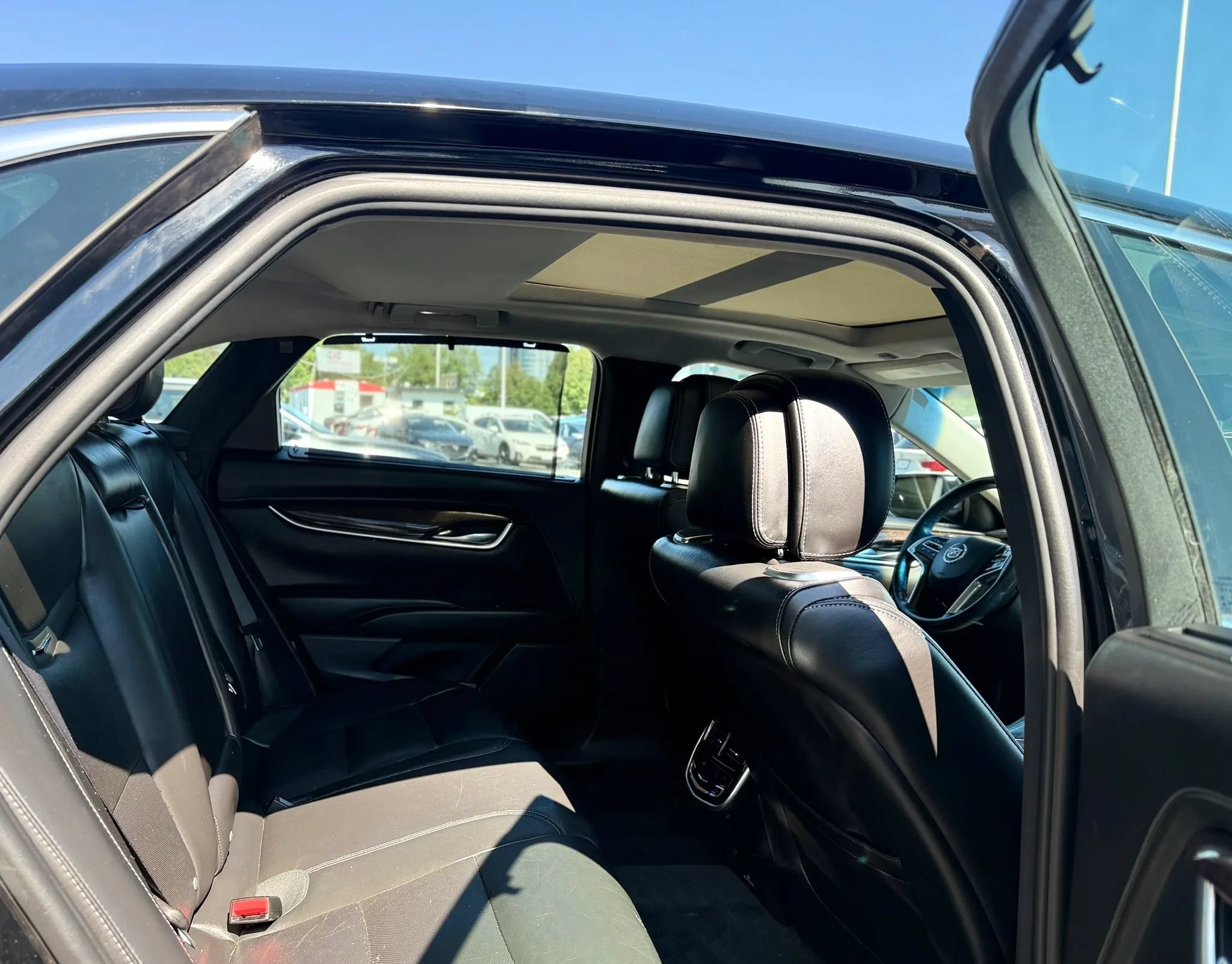 Used 2013 Cadillac XTS Premium FWD image 30
