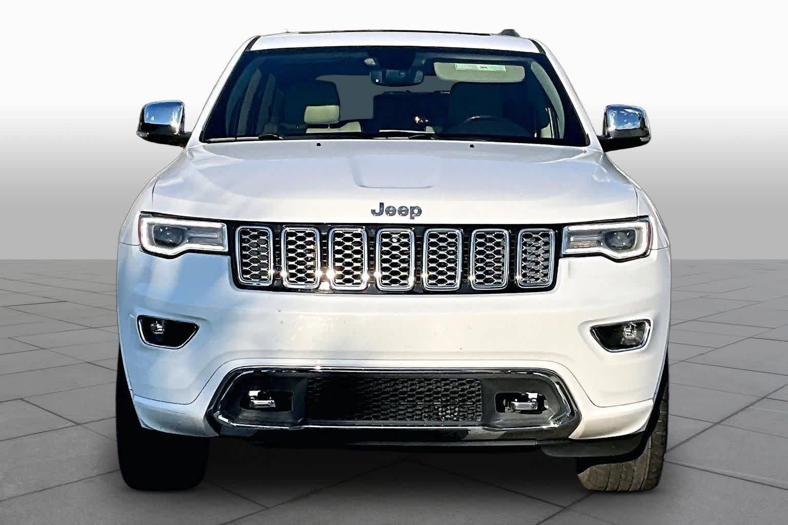 Used 2018 Jeep Grand Cherokee Overland AWD/4WD image 7