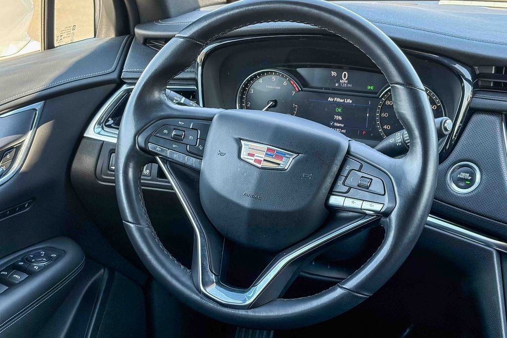 Used 2023 Cadillac XT6 Luxury image 21