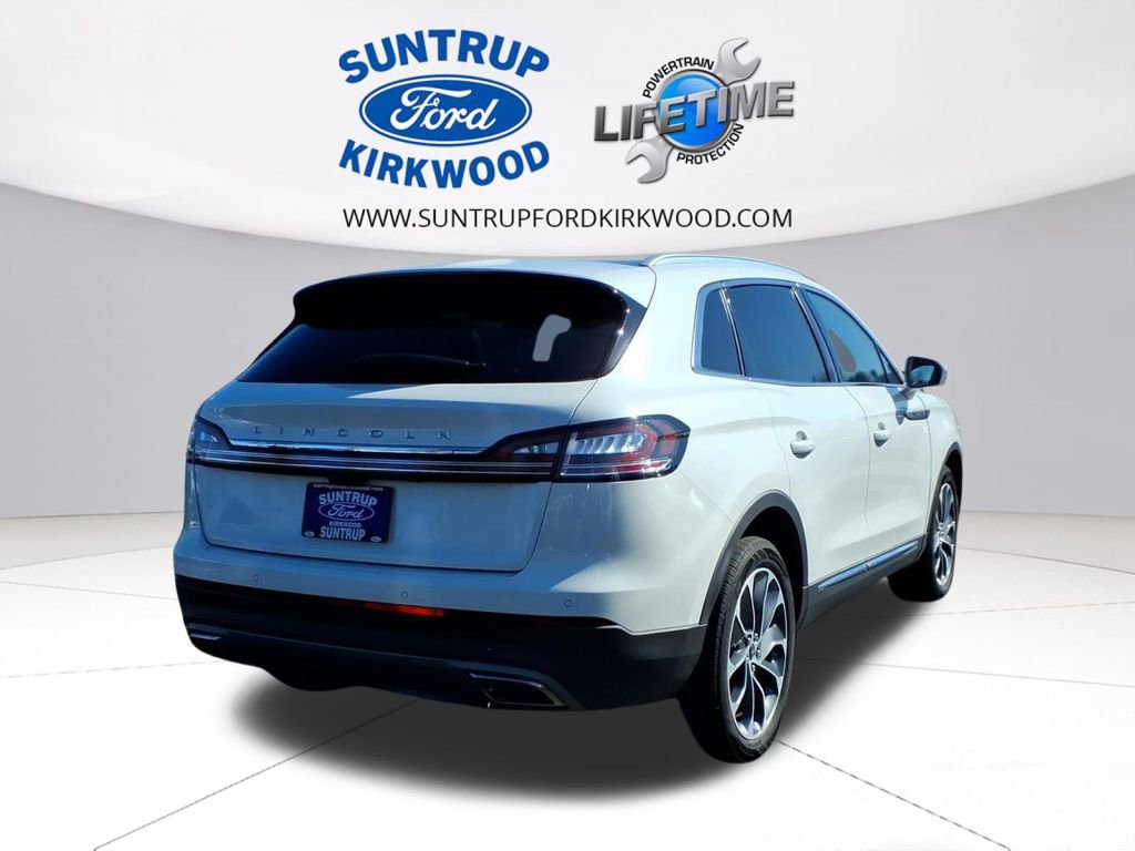 Used 2022 Lincoln Nautilus Reserve w/ Cargo Utility Package AWD/4WD image 3