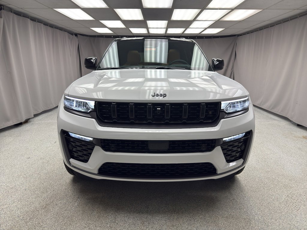 New 2026 Jeep Grand Cherokee Summit image 5