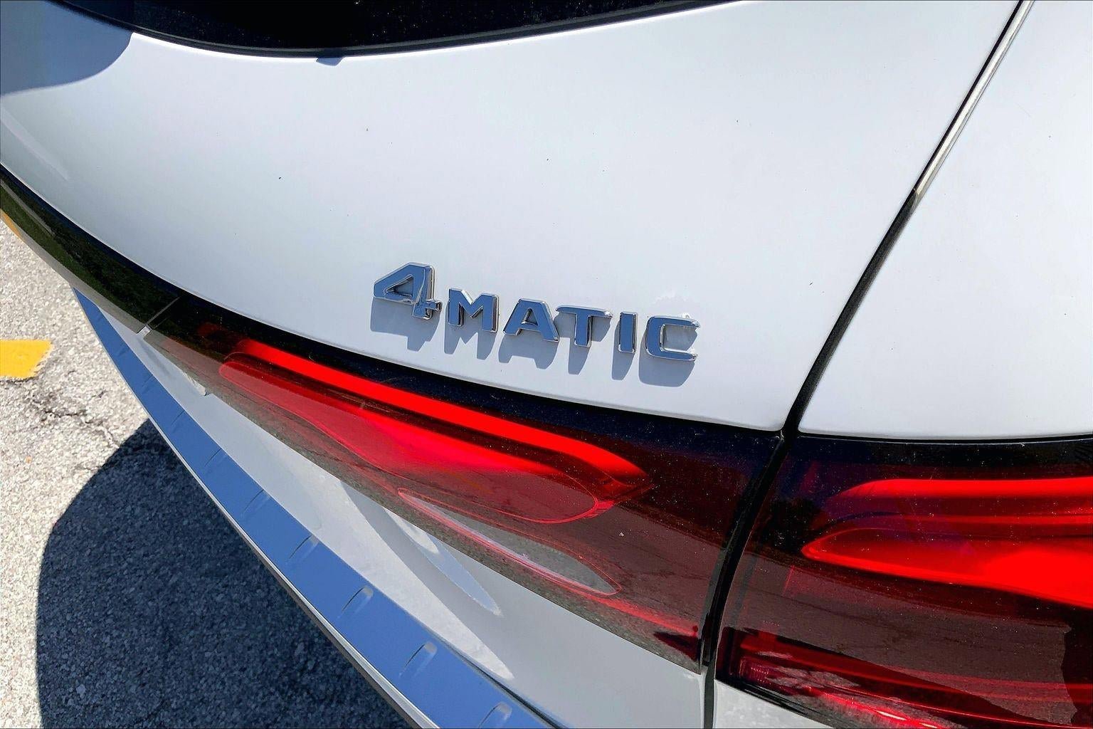 Used 2025 Mercedes-Benz GLC 300 4MATIC image 8