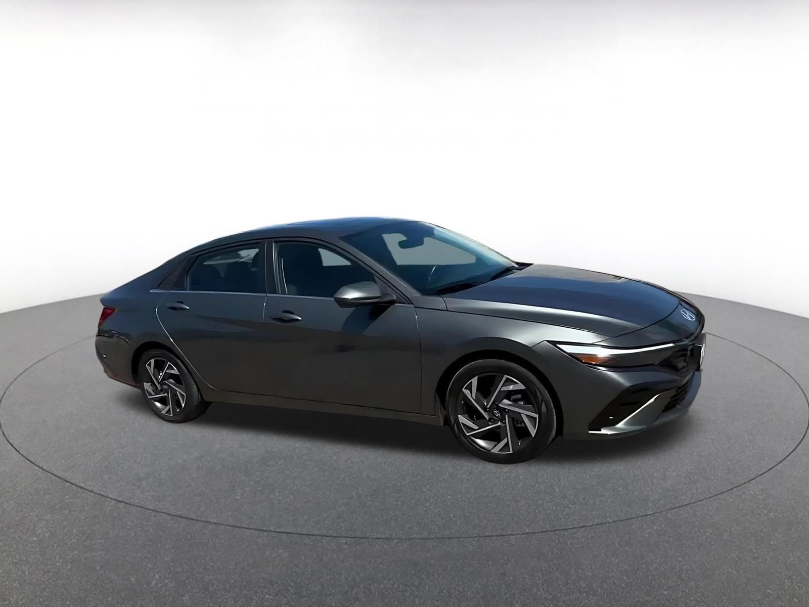 Used 2025 Hyundai Elantra SEL FWD video 2