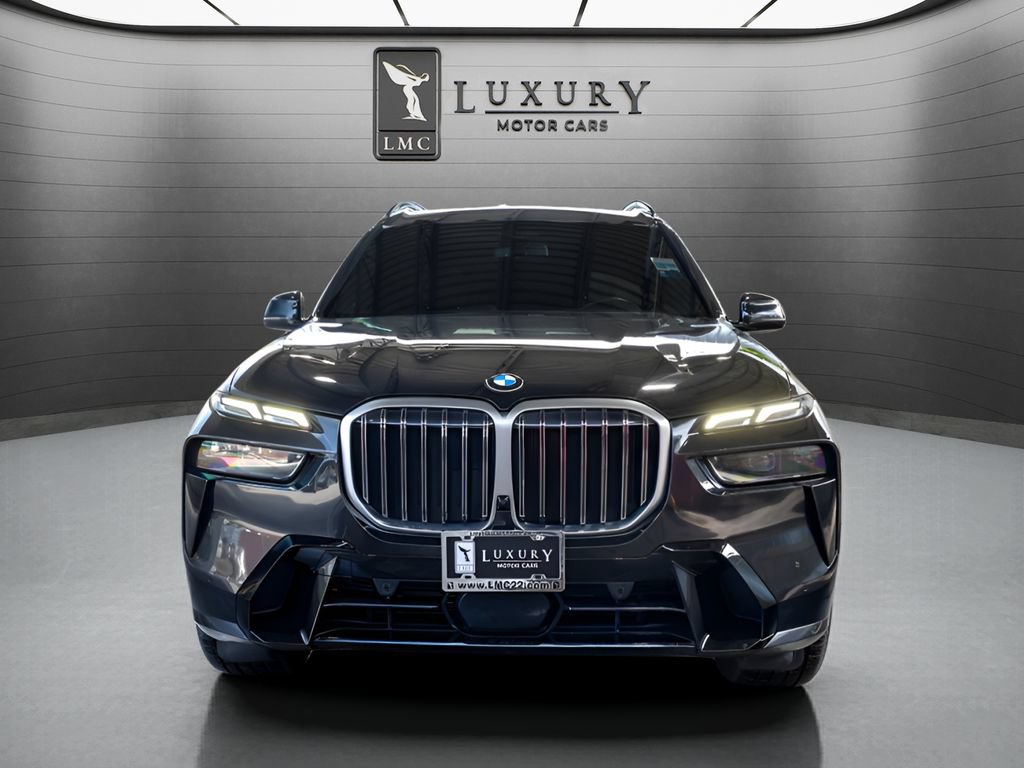 Used 2023 BMW X7 xDrive40i w/ M Sport Package AWD/4WD image 3