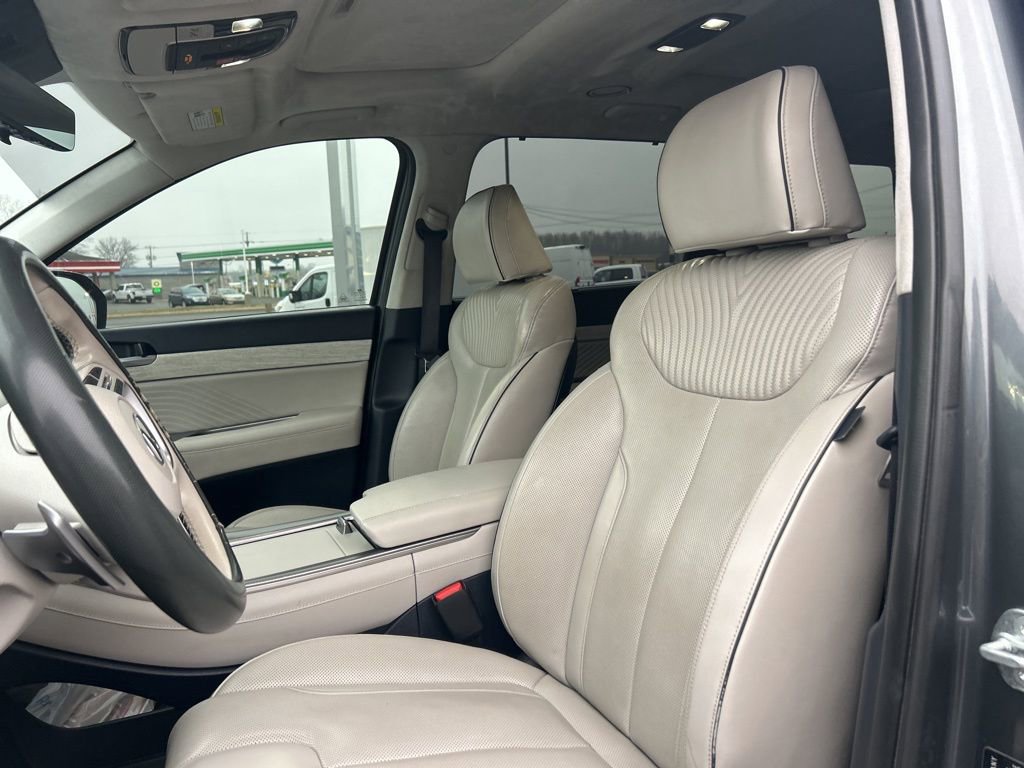 Used 2023 Hyundai Palisade Calligraphy image 15