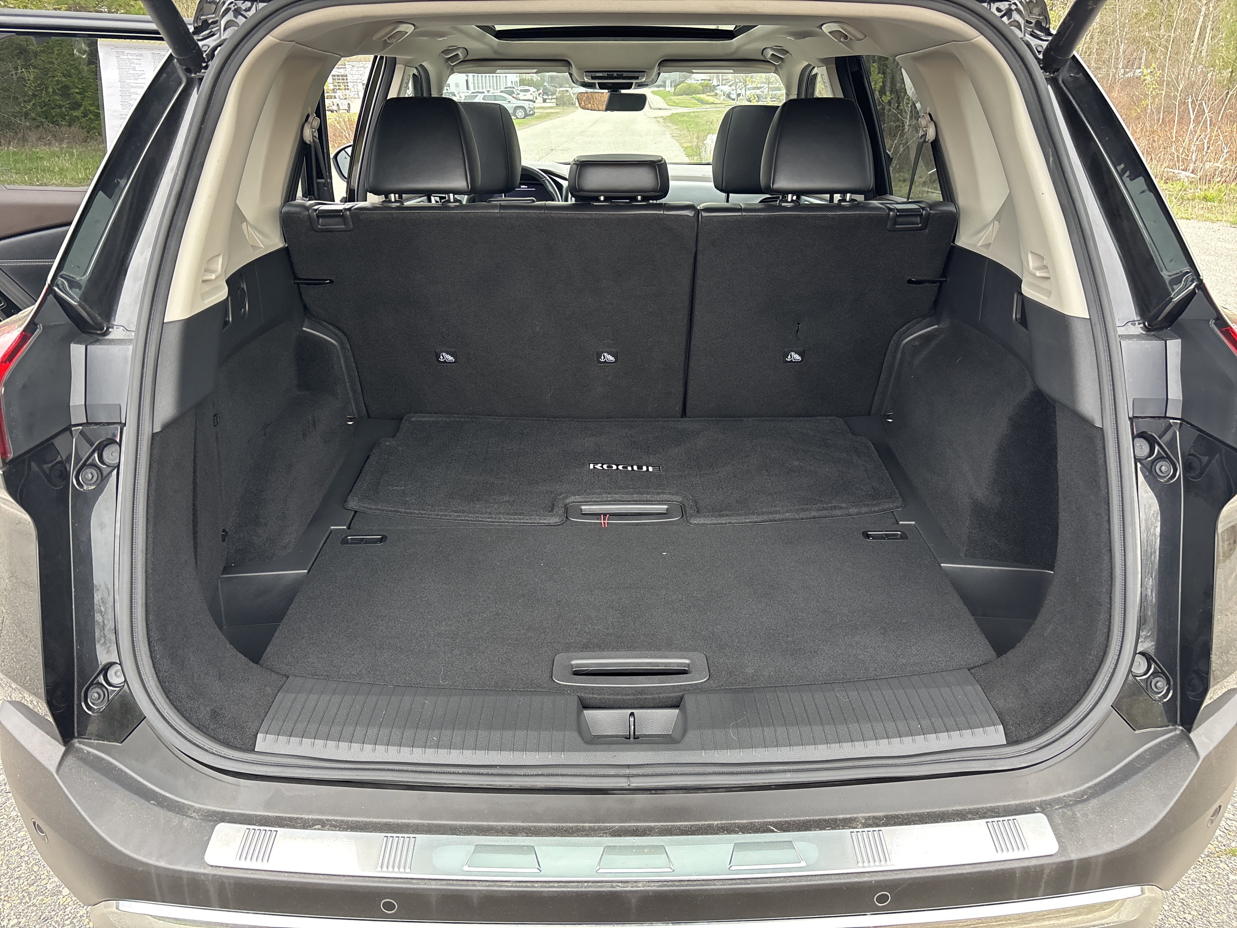 Certified 2023 Nissan Rogue Platinum w/ Platinum Premium Package AWD/4WD image 17
