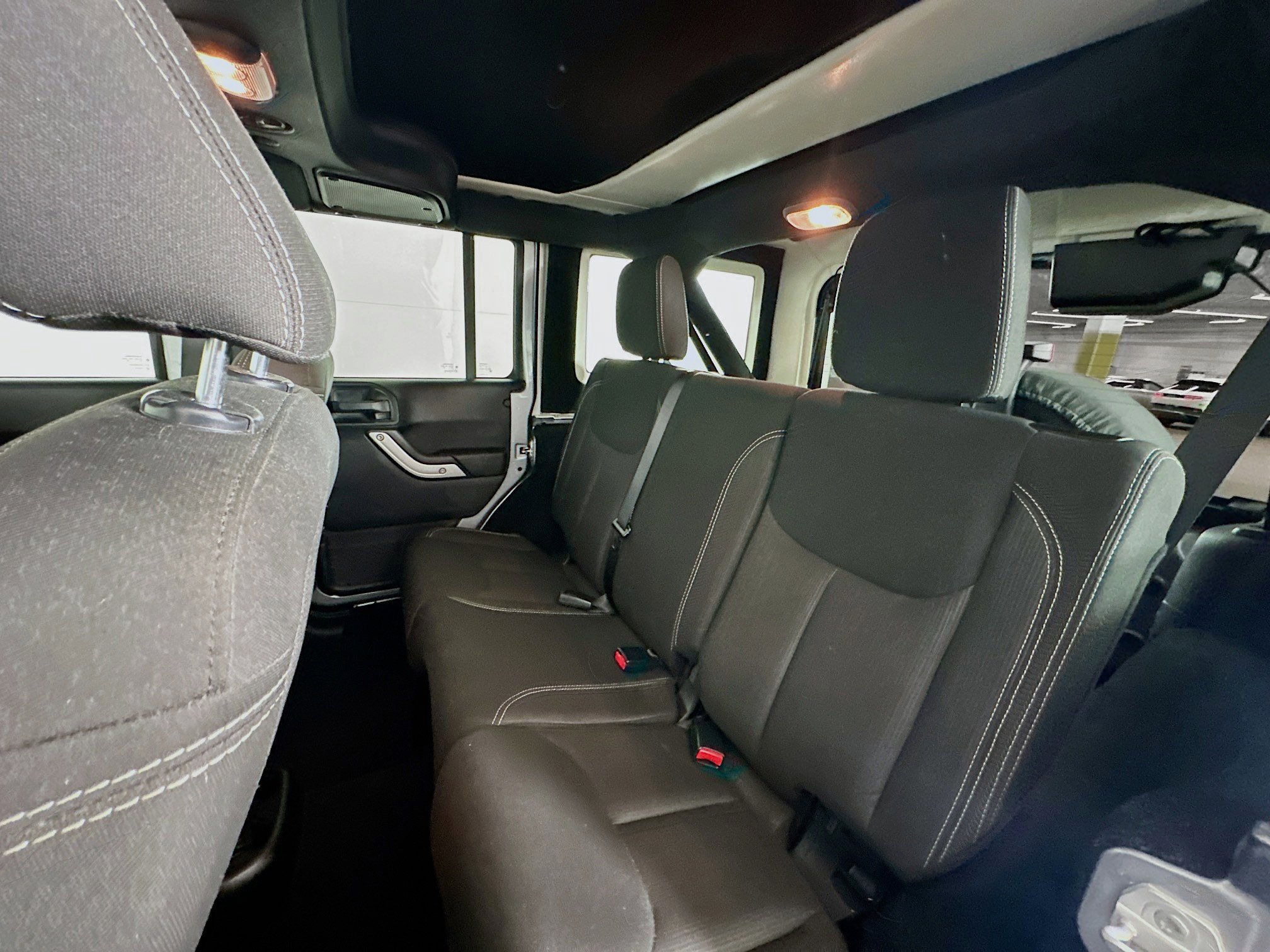 Used 2016 Jeep Wrangler Unlimited Sahara w/ Connectivity Group image 23