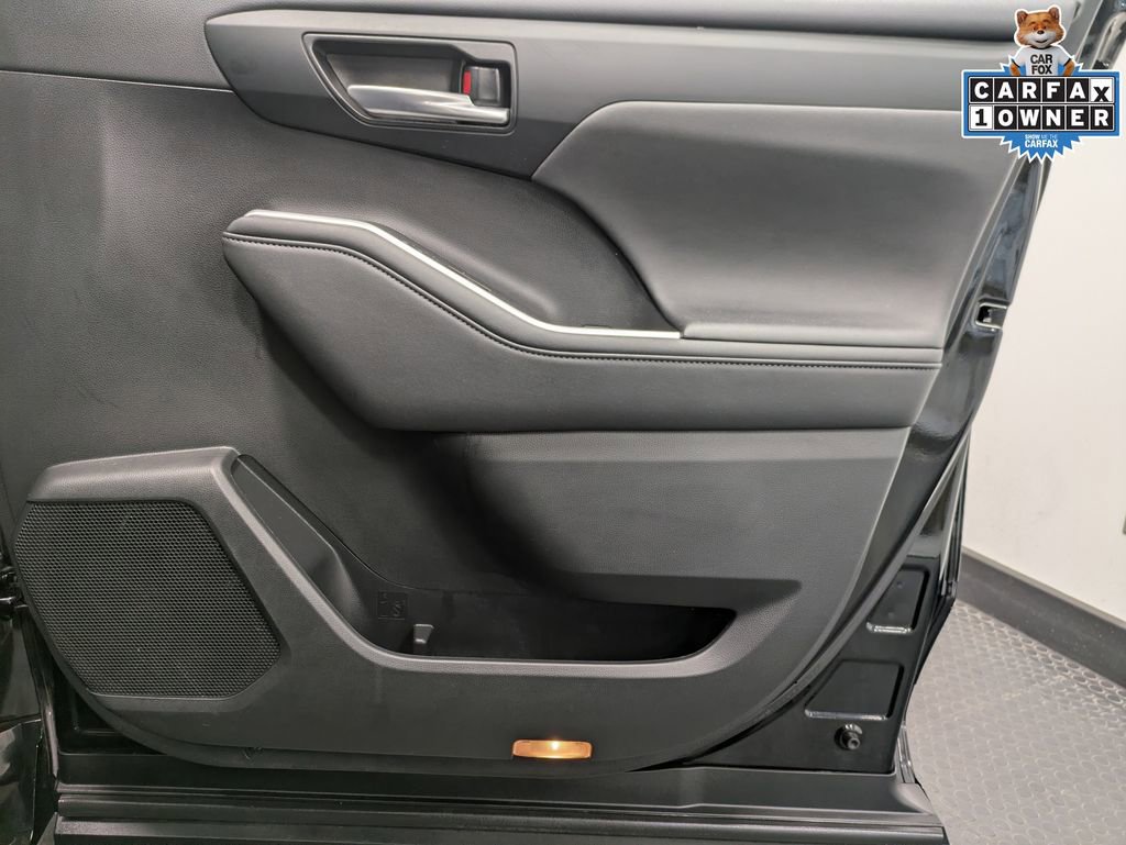 Used 2023 Toyota Highlander XLE w/ Protection Package #3 (TMS) image 28