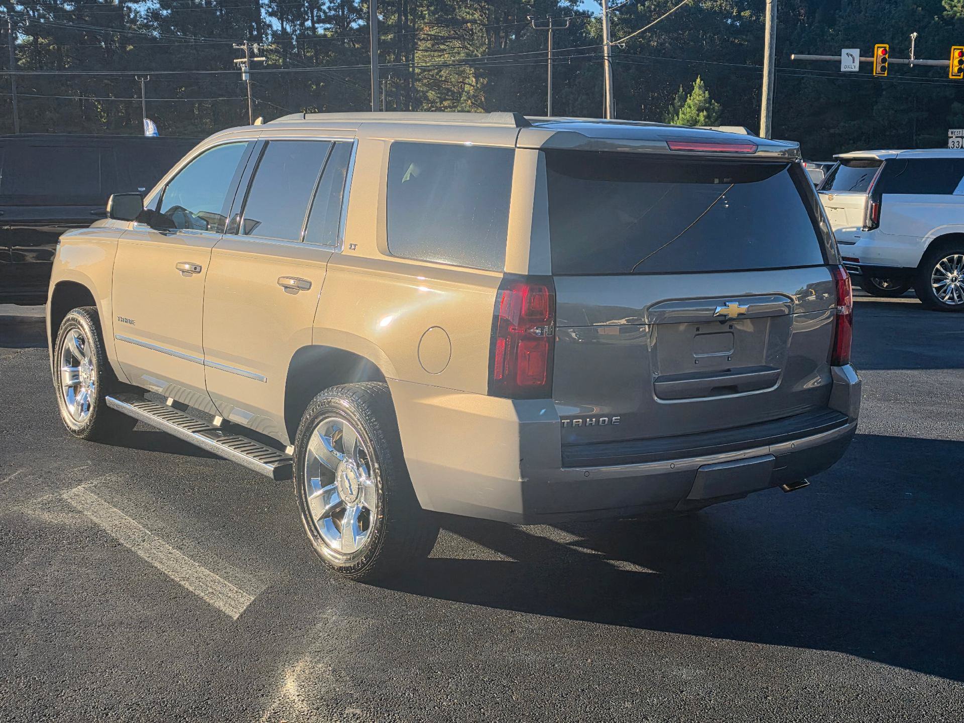 Used 2017 Chevrolet Tahoe LT w/ LT Signature Package AWD/4WD image 3