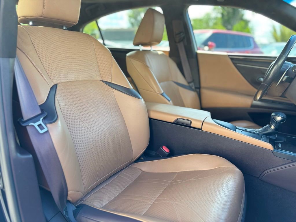 Used 2019 Lexus ES 350 Luxury w/ Accessory Package 2 FWD image 14