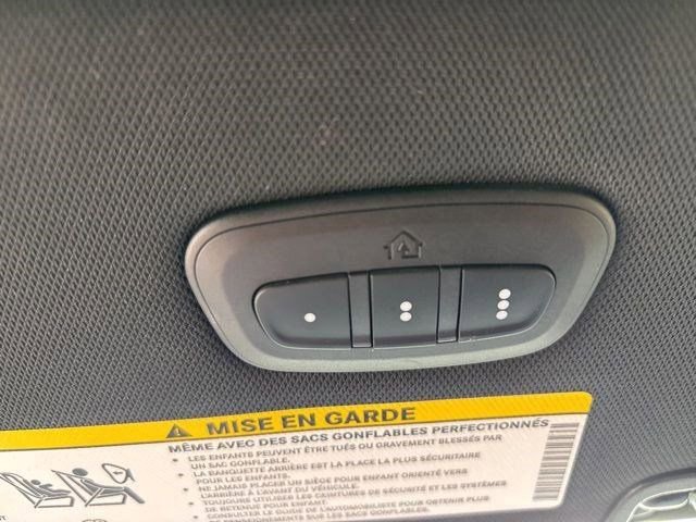 Used 2025 Chrysler Pacifica Select image 27