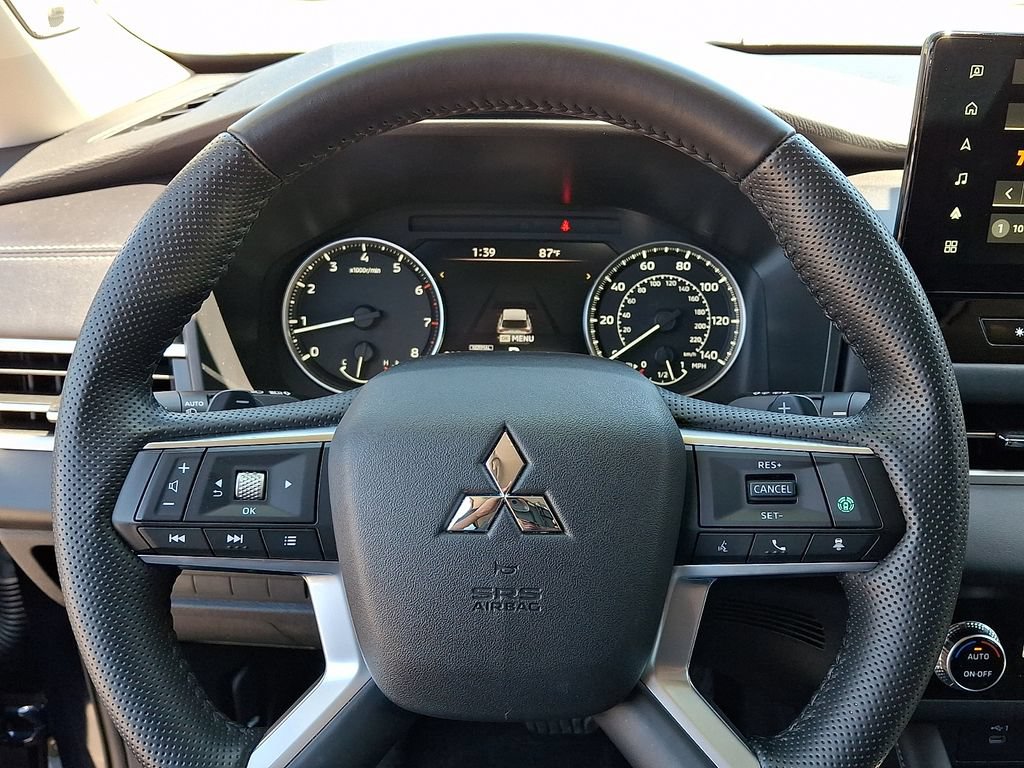 Used 2025 Mitsubishi Outlander SE AWD/4WD image 21
