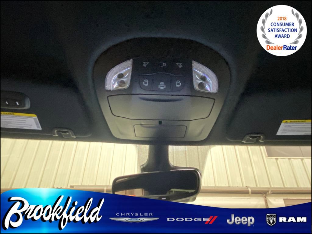 New 2026 Chrysler Pacifica Select FWD image 31
