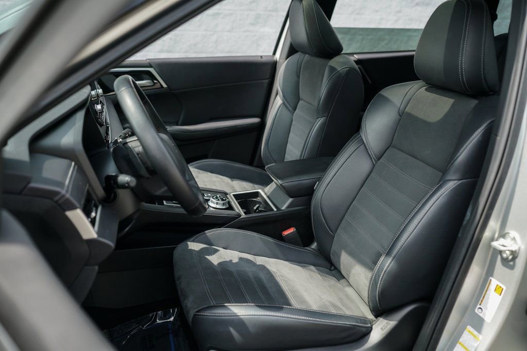 Used 2023 Mitsubishi Outlander LE image 22