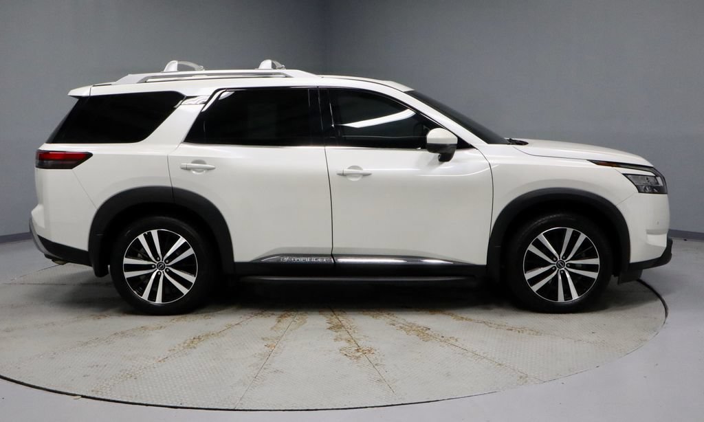 Certified 2024 Nissan Pathfinder Platinum AWD/4WD image 7