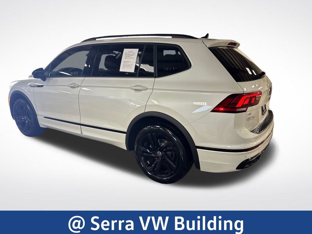Used 2024 Volkswagen Tiguan SE R-Line AWD/4WD image 3