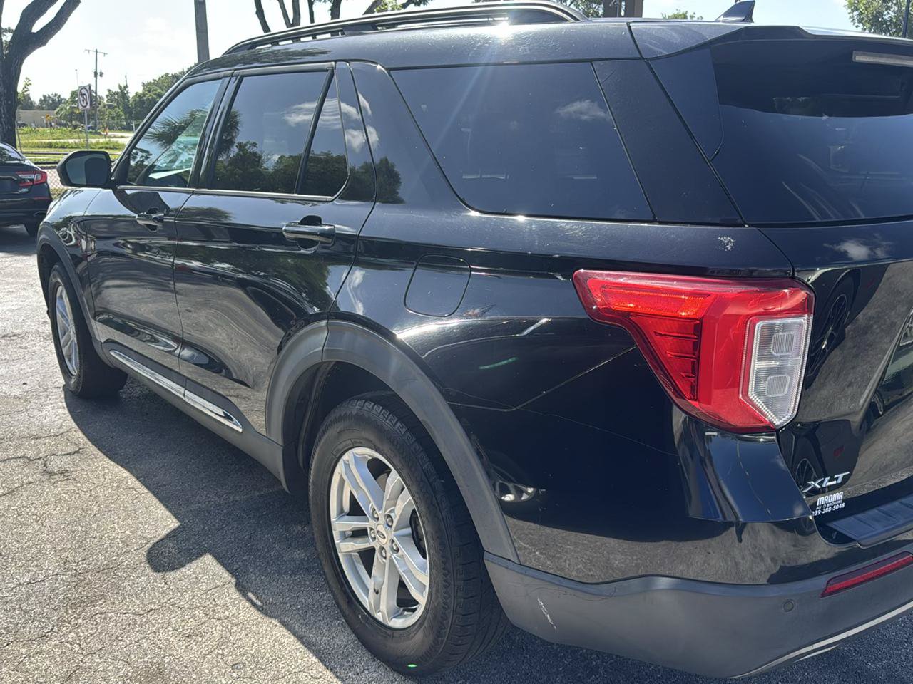 Used 2020 Ford Explorer XLT w/ Equipment Group 202A AWD/4WD image 6