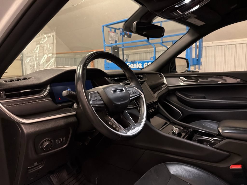 Used 2021 Jeep Grand Cherokee L Laredo AWD/4WD image 29