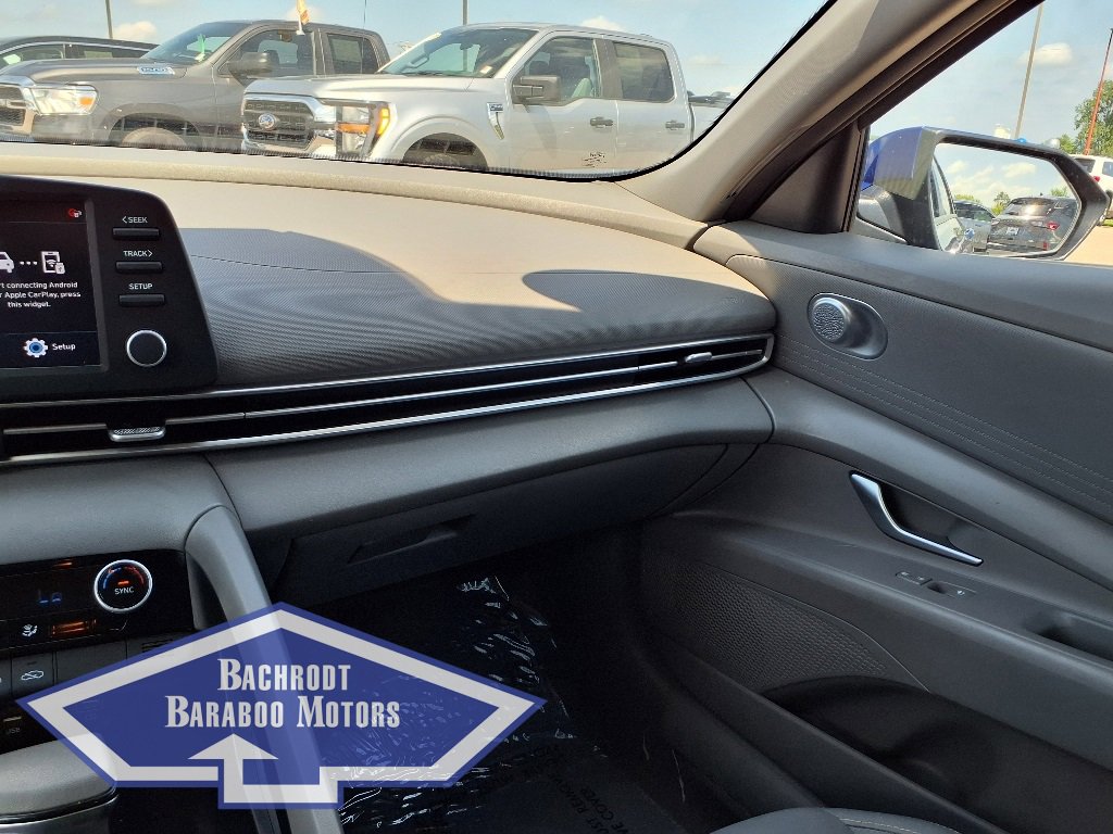 Used 2023 Hyundai Elantra SEL image 21