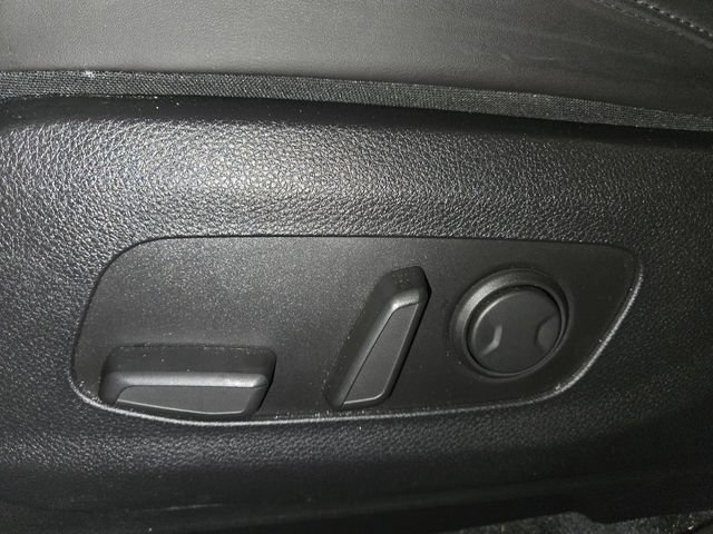Used 2024 Kia Carnival LX FWD image 12