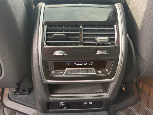 Used 2025 BMW X7 xDrive40i w/ M Sport Package AWD/4WD image 28