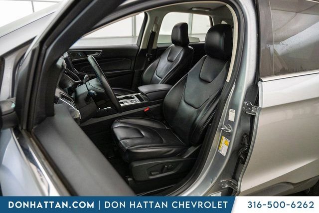 Used 2022 Ford Edge Titanium image 4
