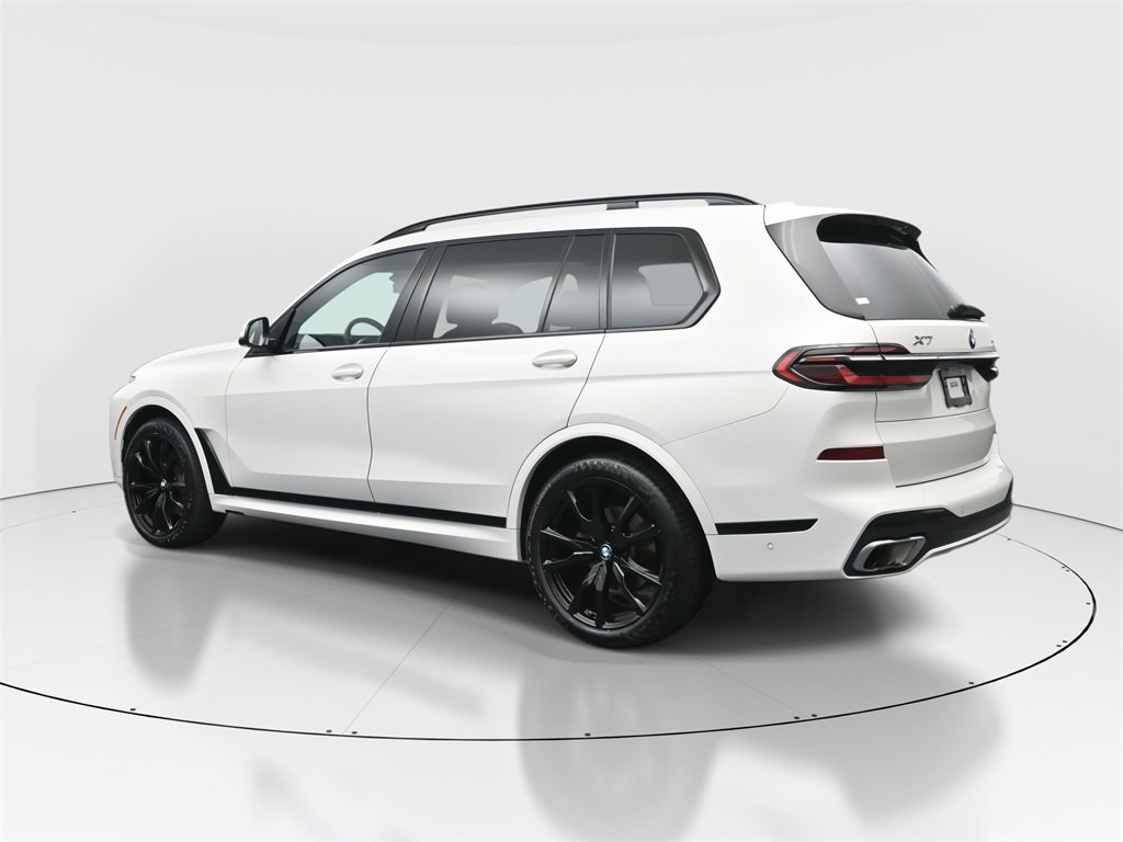 Used 2023 BMW X7 xDrive40i w/ Executive Package image 3