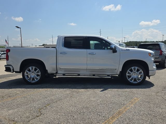 Used 2024 Chevrolet Silverado 1500 High Country w/ High Country Premium Package AWD/4WD image 6