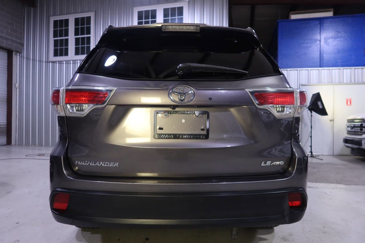 Used 2014 Toyota Highlander Plus AWD/4WD image 4