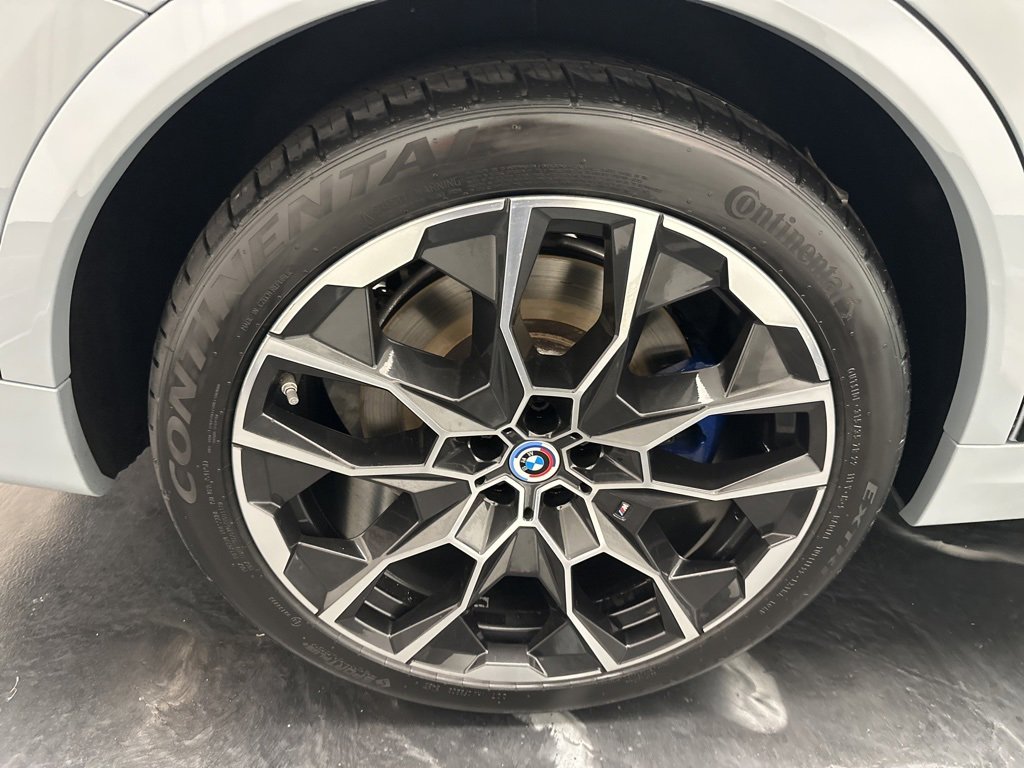 Used 2023 BMW X7 M60i w/ Executive Package image 47