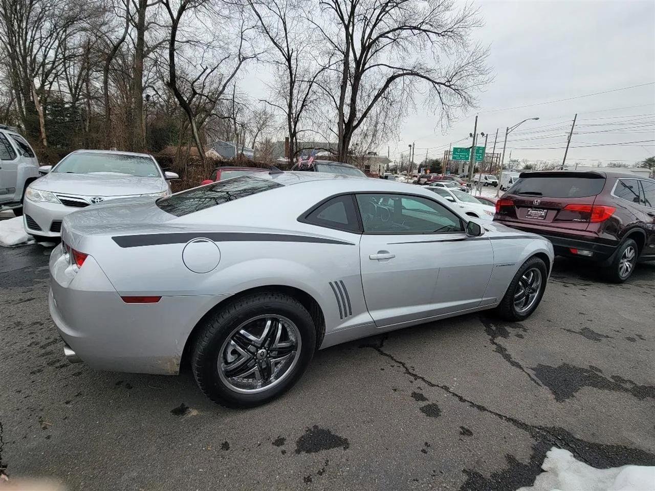 Used 2010 Chevrolet Camaro LT image 4